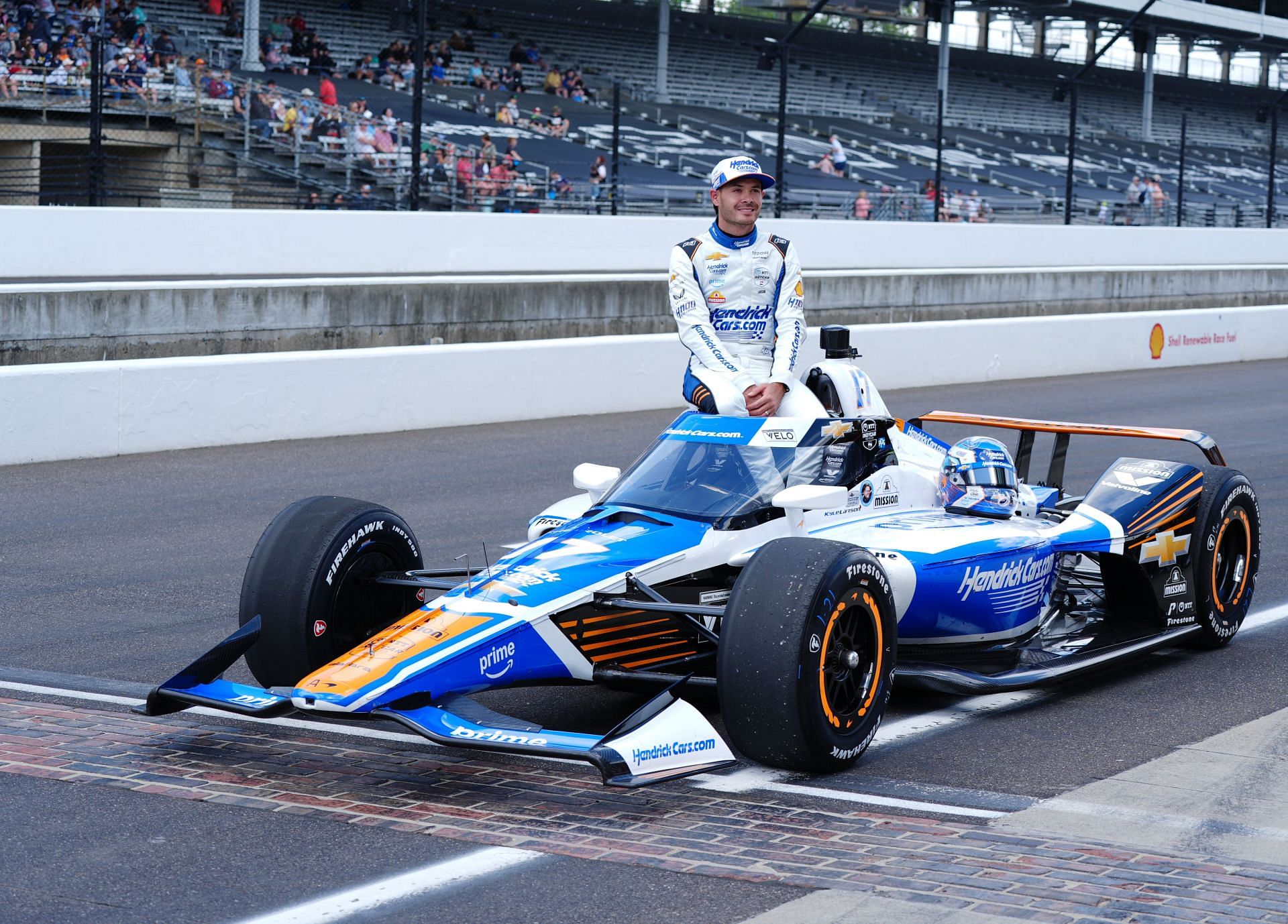Kyle Larson is driving the #17 Arrow McLaren Chevrolet for the 2025 Indy 500 - Source: Getty